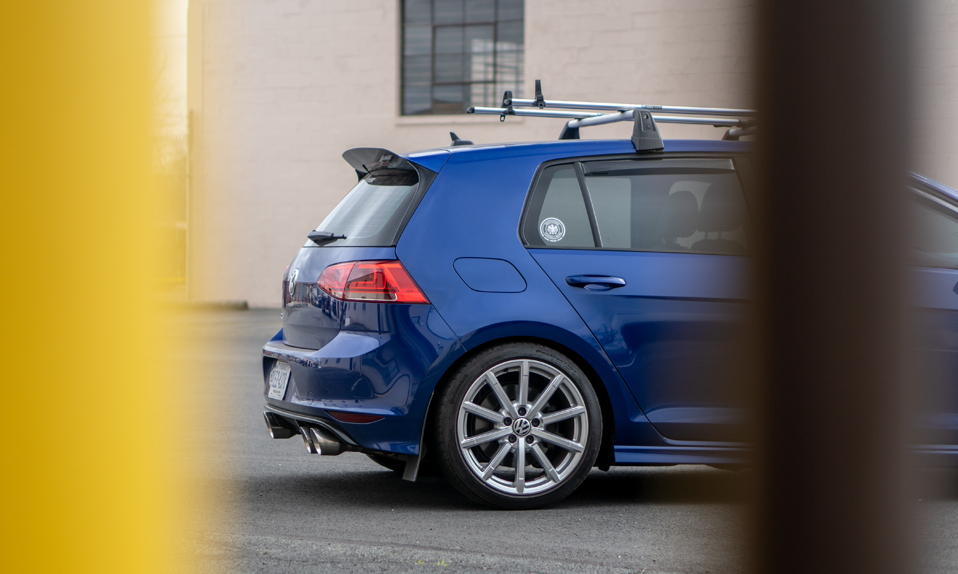 Rennwagen Spoiler Extension V1 on Lapiz Blue Golf R