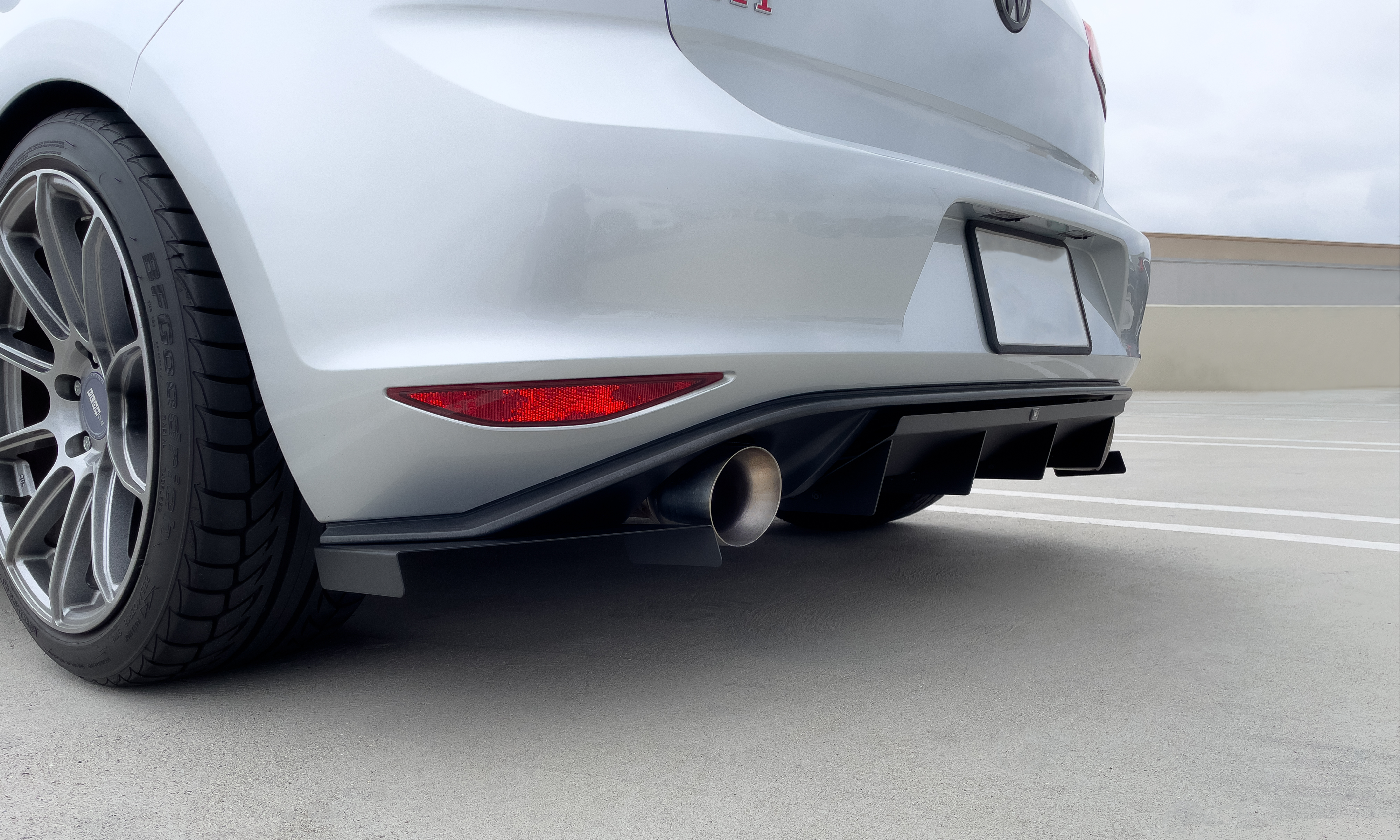 Rennwagen Rear Spats MK7 GTI V2